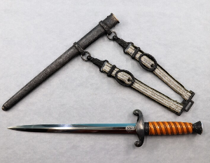 Luftwaffe Offiziersdolch mit Gehänge – Militaria Ankauf Luftwaffe Offiziersdolch 2. Modell mit Gehänge und Scheide – Ankauf von Dolchen, Blankwaffen und Militaria Nachlässen